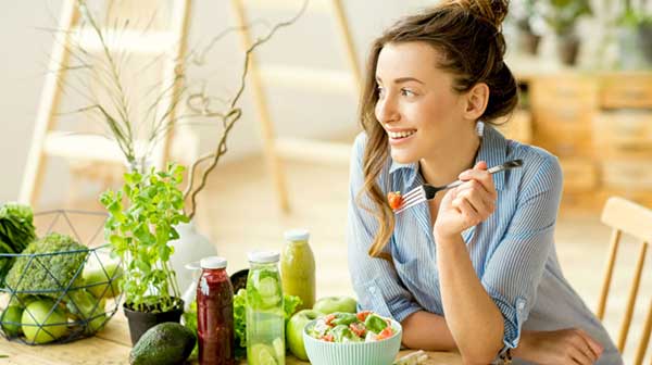 10 cách ăn uống thoải mái mà không tăng cân dành cho những chị em đang stress vì cân nặng