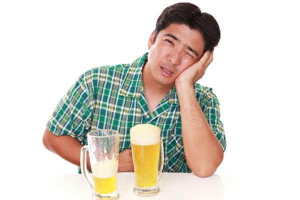 Đau dạ dày uống rượu bia được không? Làm thế nào để giảm tác hại của bia rượu lên dạ dày