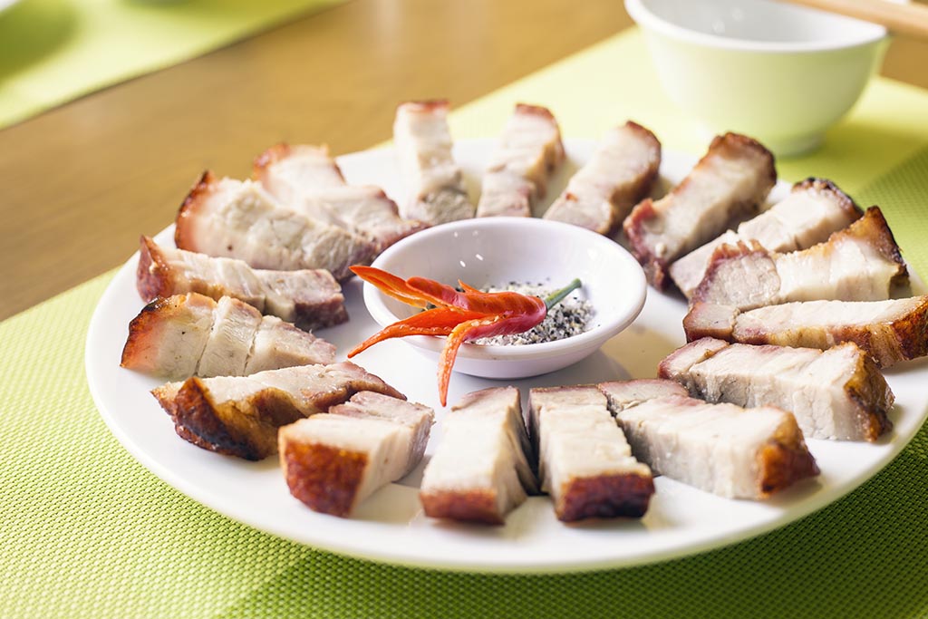 Thịt lợn hấp sả gừng món ngon đơn giản mà dễ làm